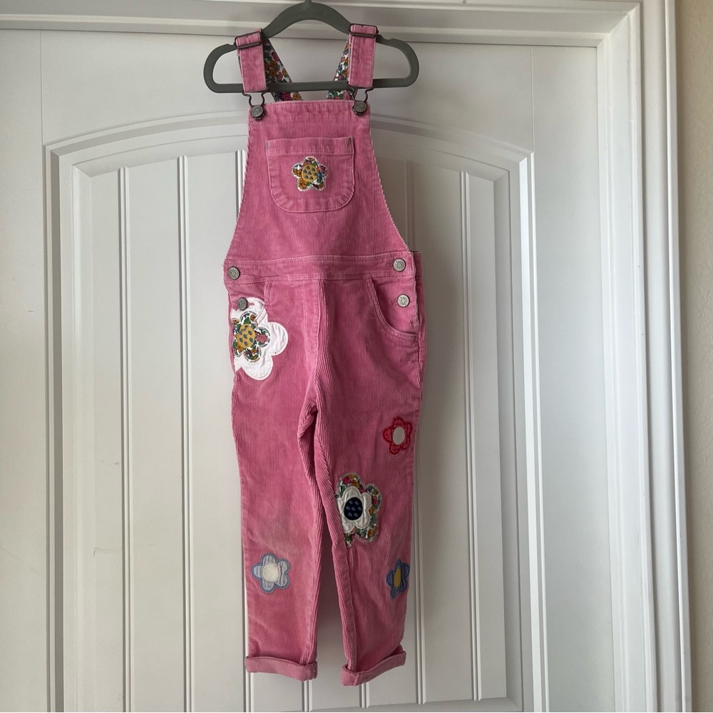 Boden Mini Boden toddler girl Pink Floral Patch Corduroy Overalls 3-4 years